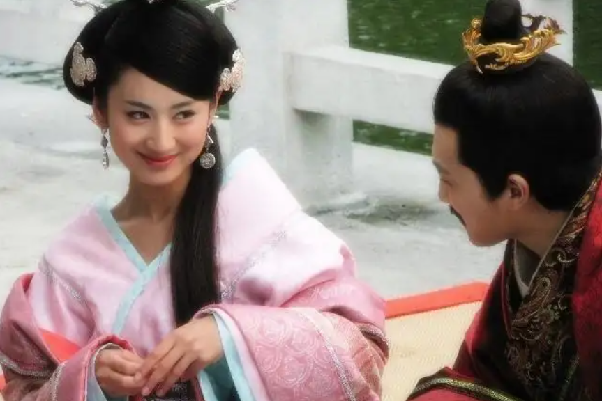 赵丽颖|白月光、恶女配自由切换?8位女星用整容式演技,诠释啥叫剧抛脸