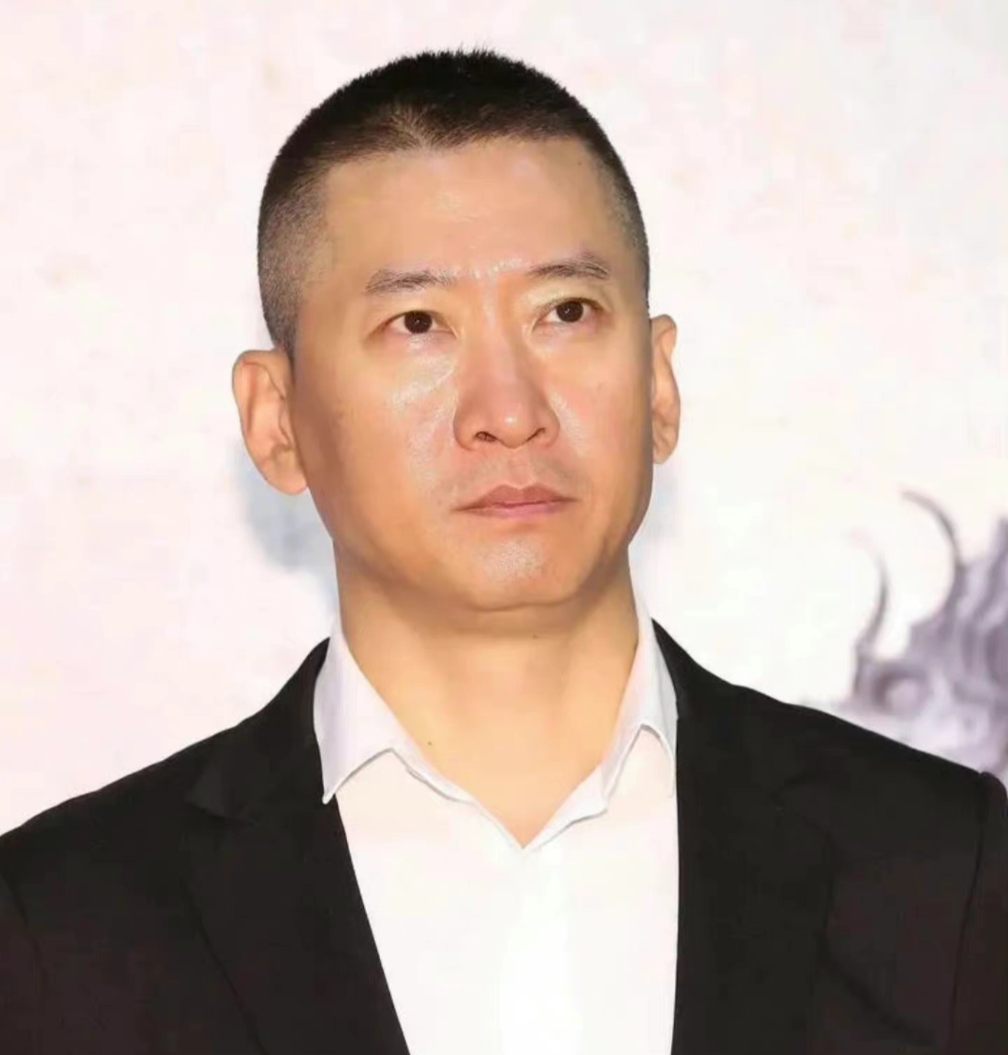 周杰|演员周杰深夜“放瓜”，公开爆料张颂文有男闺蜜，评论区已经沦陷