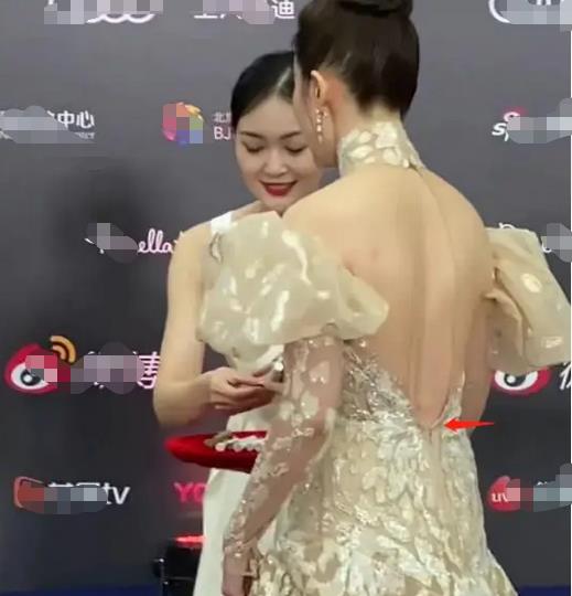 |紧身衣服没穿对多丢人？刘涛扣子崩开，柳岩特别土，金晨变小肚婆