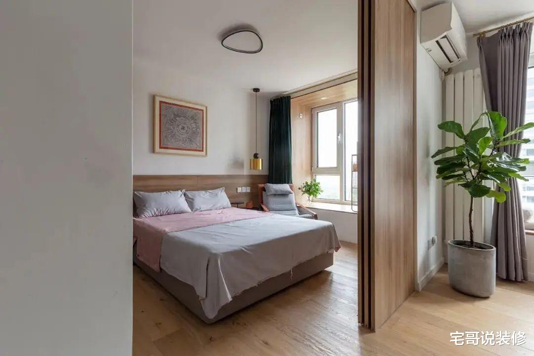 一家3口挤46㎡小家,设计师巧妙从各处“偷”空间,1居变2居,真牛