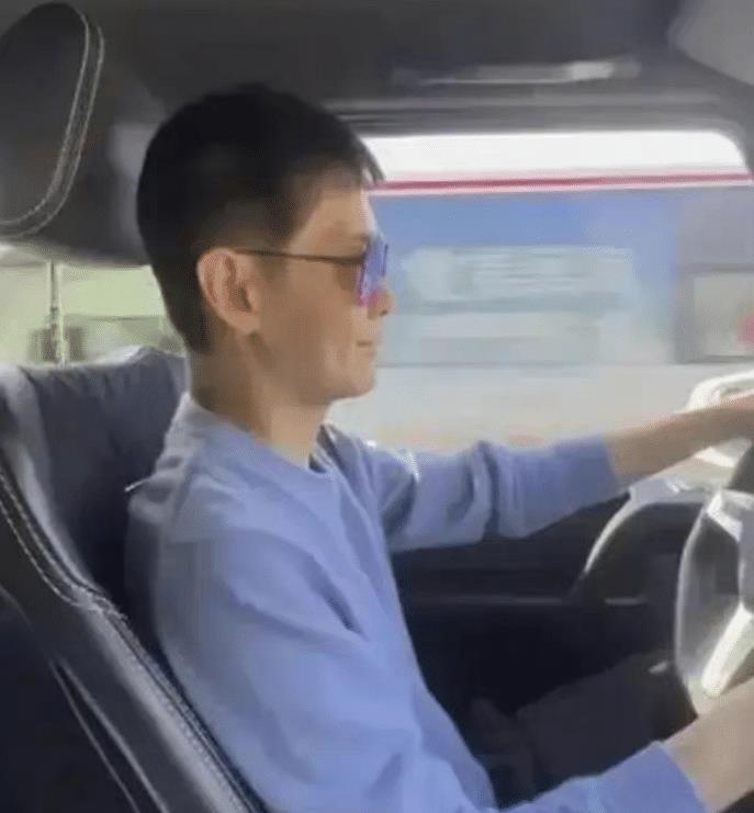 林志颖|林志颖车祸后再开车!单手开大G为自己点赞,五官变扁颜值回不去