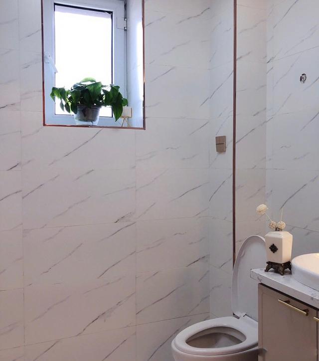 简美风格的小户型,布局隔成两房两厅,装修设计颜值高,实用美观