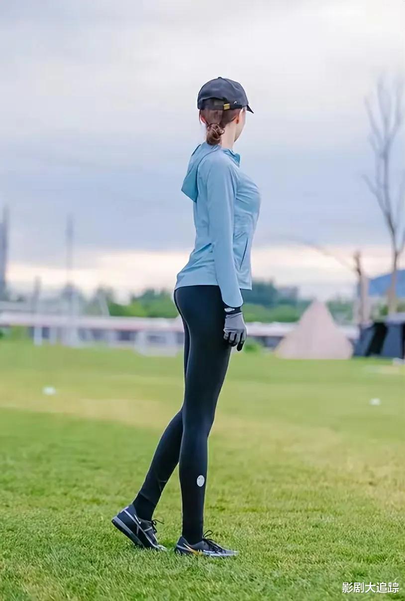 水均益|水均益29岁女儿当央视记者!颜值在线身材性感,一双大长腿最迷人