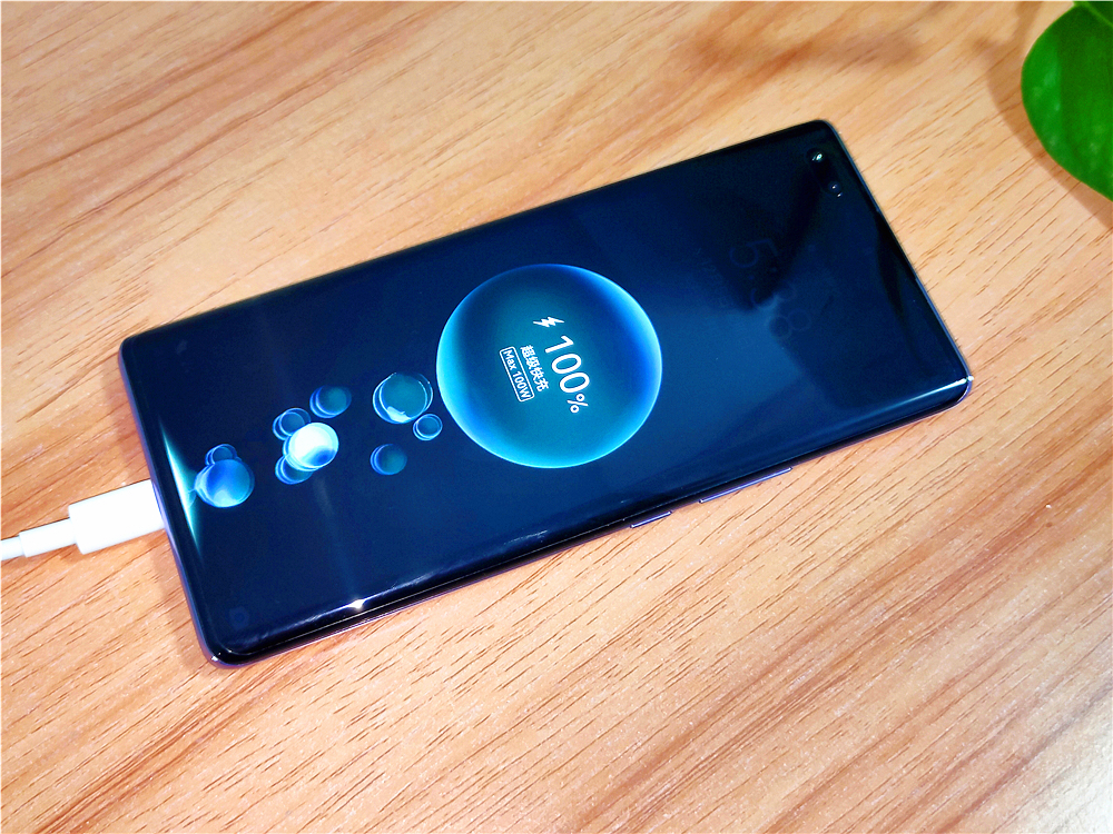 充电器|Hi nova 9 Pro测评：年轻人的“第一台手机”