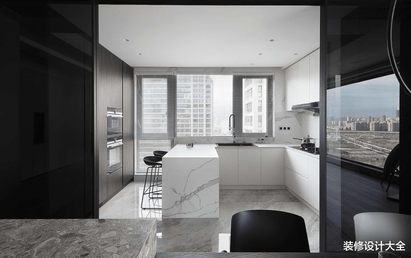 215平的大平层装修,全屋干净利落,色调统一,大气极了!