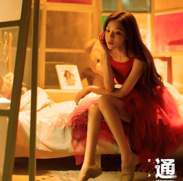 酒吧|下饭的悬疑剧来了，高分原著改编，帅气男与飒爽女寻查真相！