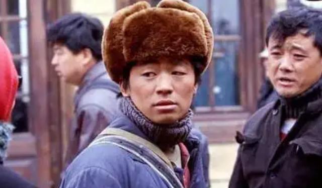 王宝强|王宝强借钱交税,一个动作被载入北影教材,为何冯小刚后悔捧红他