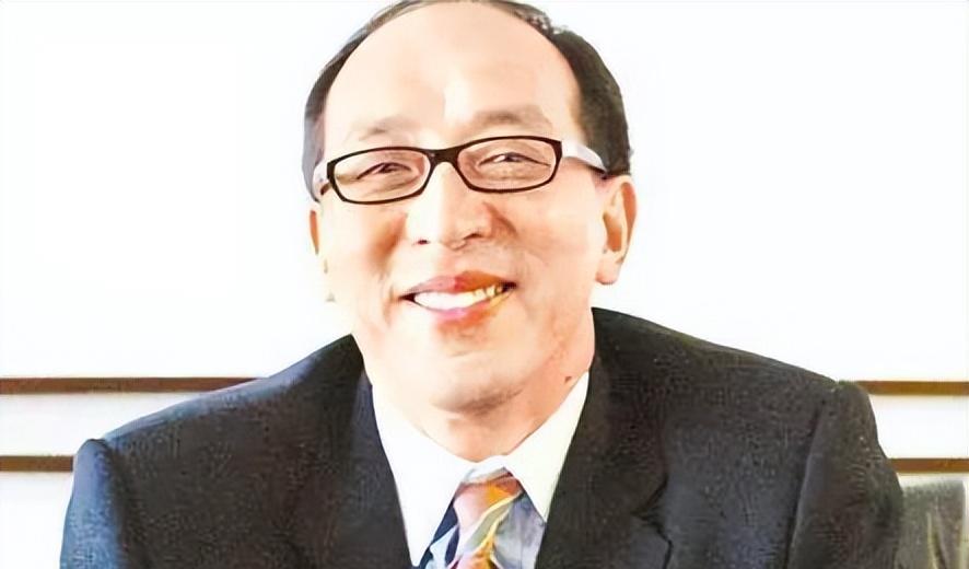 企业家|2004年，富商许立信卖掉公司，给140名员工每人分400万