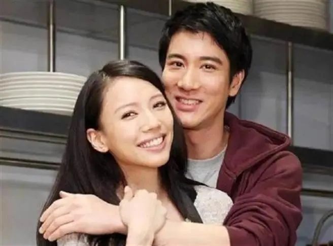 李靓蕾|李靓蕾妈妈:嫁错假“富二代”后创业当老板,如今傍上20亿富豪