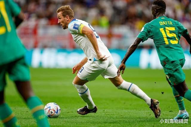 不快乐! 斯特林错过3-0赶回伦敦, 妻儿被持枪歹徒抢走30万英镑名表