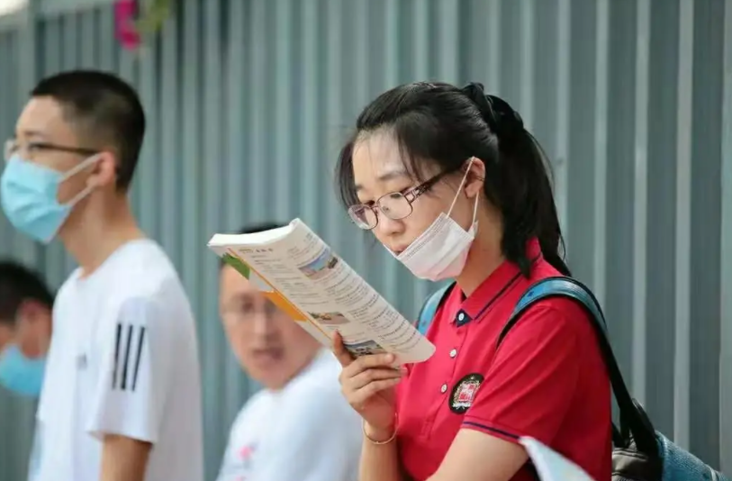 电子竞技|储粮单位开启春招，岗位空缺700余人，往届生考编的机会不容错过