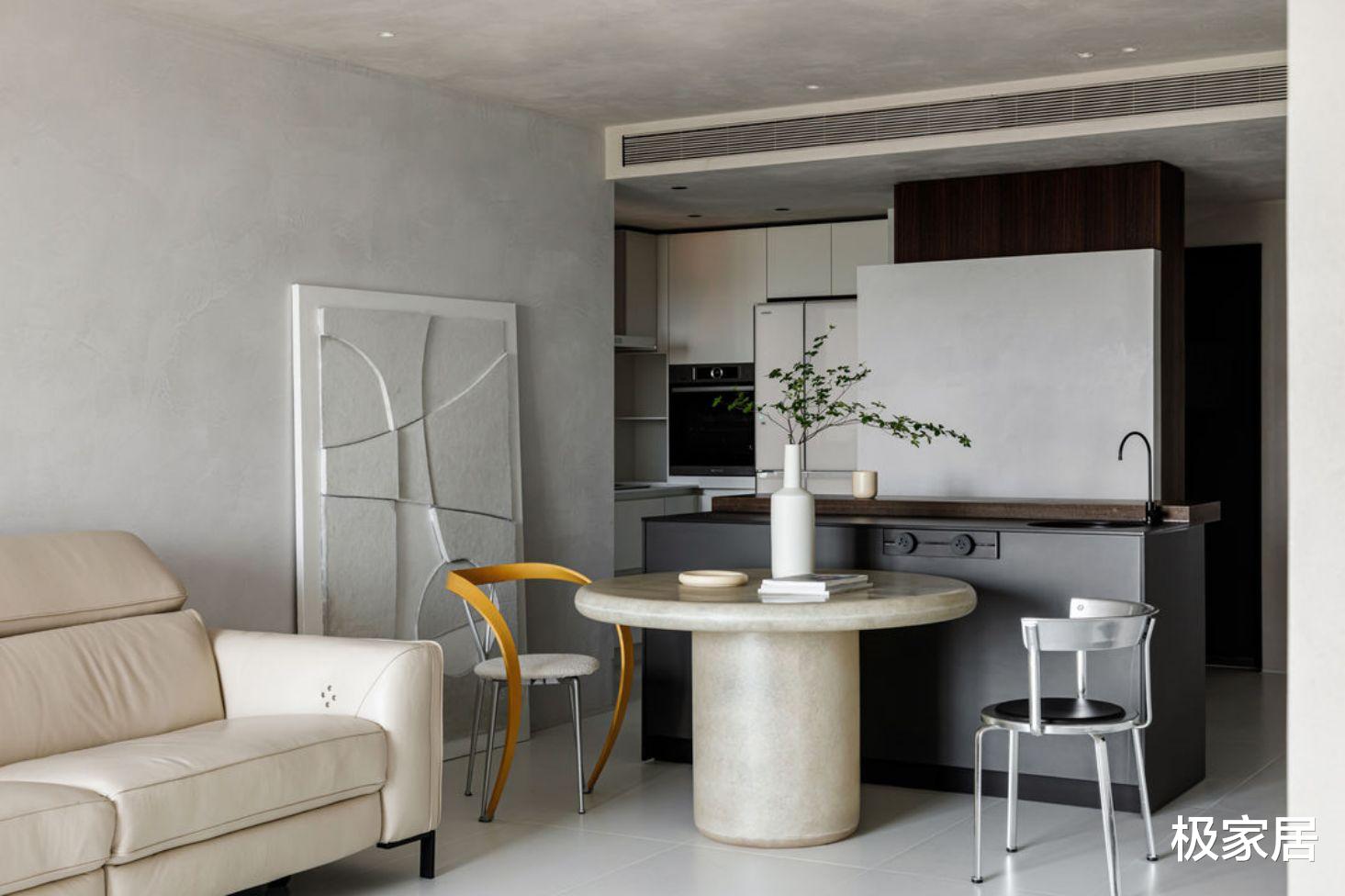 110平两居室，还能拥有25平超大卫生间，充分利用每一寸空间