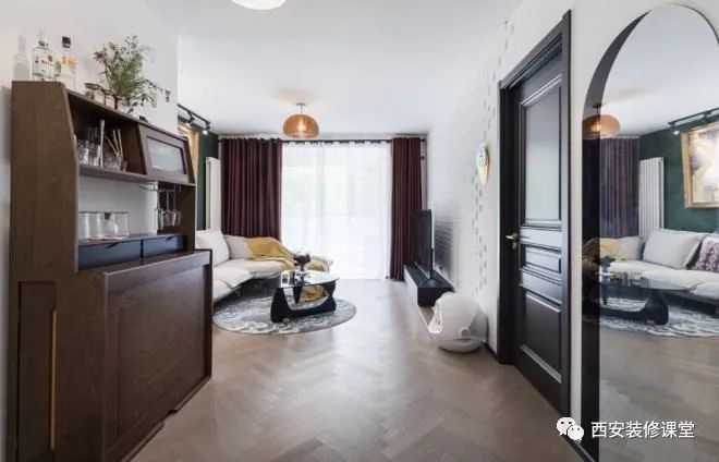95㎡复古两室,大白墙照样美