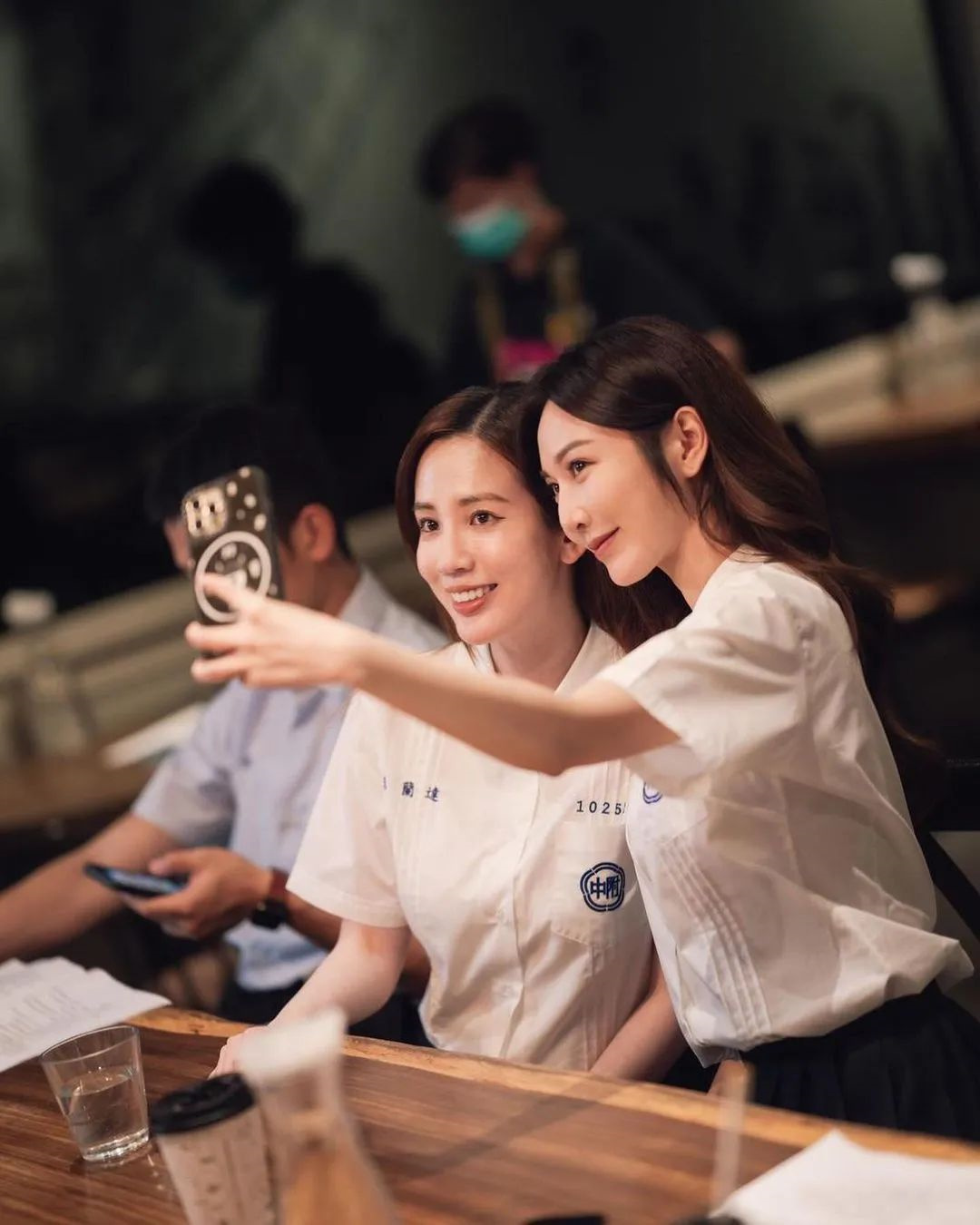 曾莞婷|曾莞婷,40岁至今单身未婚的她,美出新高度