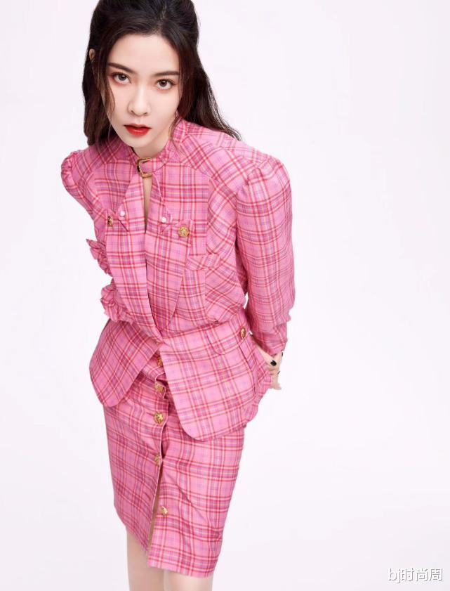 粉色|上班学宋妍霏?穿这?一身look，职场感十足，特别优雅