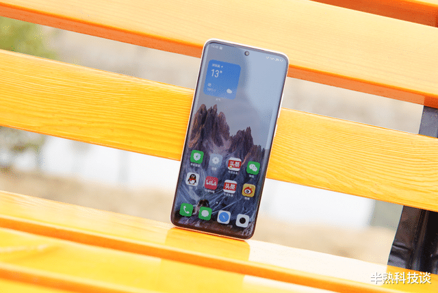 魅族|小米12被网友吐槽设计太普通!魅族18s也不过如此?