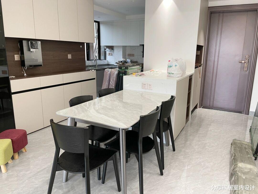 辛苦三个月完工,做开放式厨房非常满意,无主灯的设计很赞!
