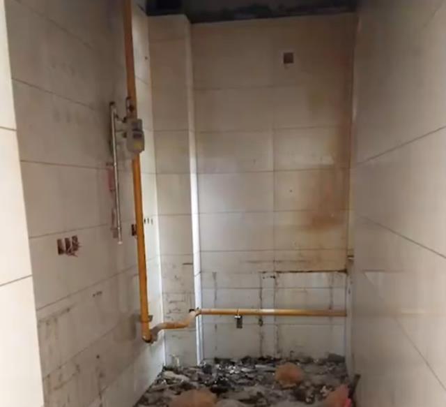 河南|河南租户在房东新房内坐月子,擅自刷墙满屋乱画,吸引了许多网友的关注和热议