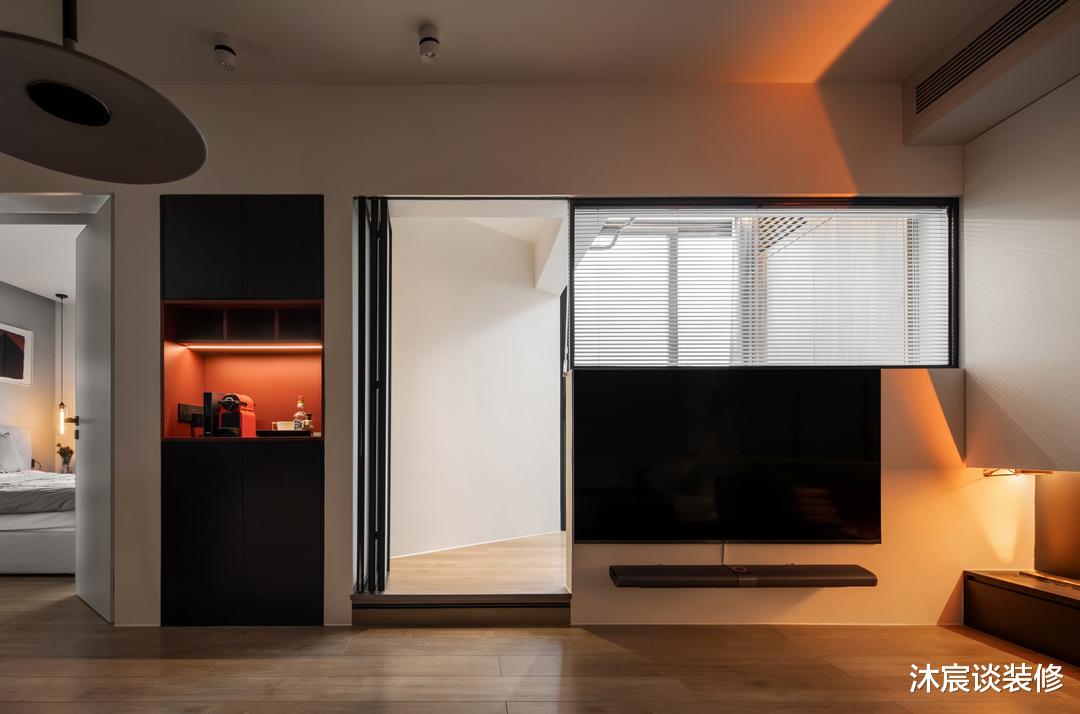 高度还原效果图,深圳白领的新家,室内简约大方,乐得直拍手称赞