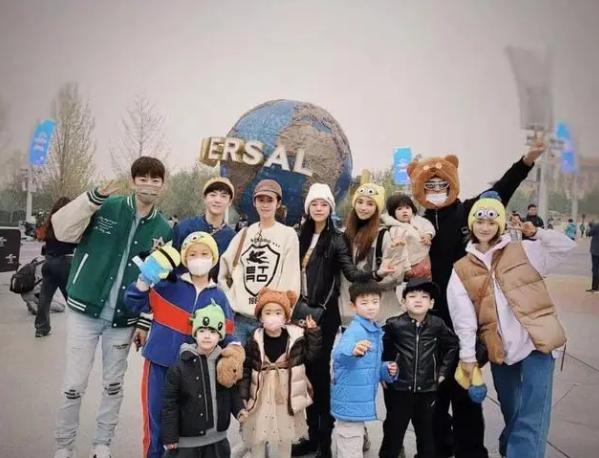 陈妍希|陈妍希颖儿带娃游玩,现身环球影城,不得不说陈晓的儿子是真帅