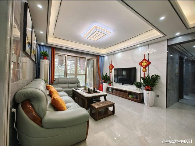 135平现代简约风格，全屋稳重大气，一家六口生活在一起很幸福！