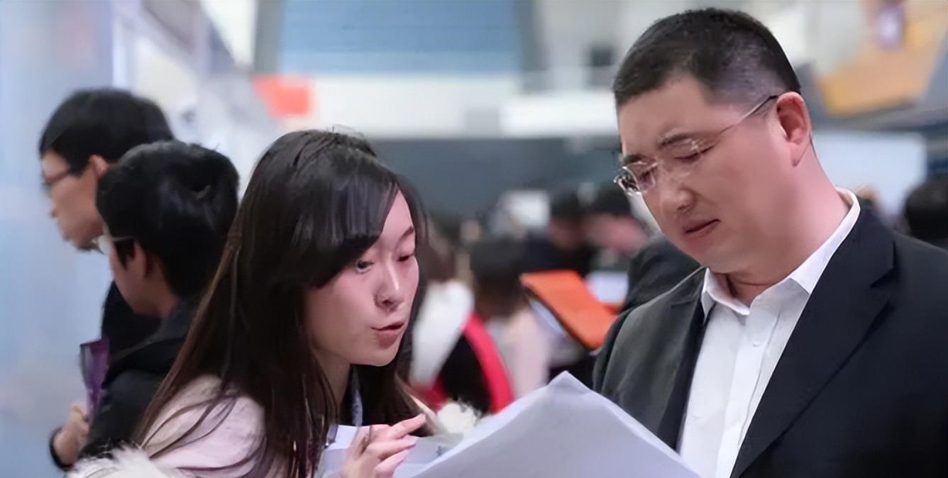 清华大学|清华硕士求职碰壁，HR坦言金本银硕铜博，揭开名校生的“遮羞布”