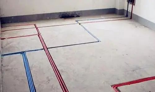 新房装修,水电改造这样开槽还敢要500一天的工费?我让他滚!