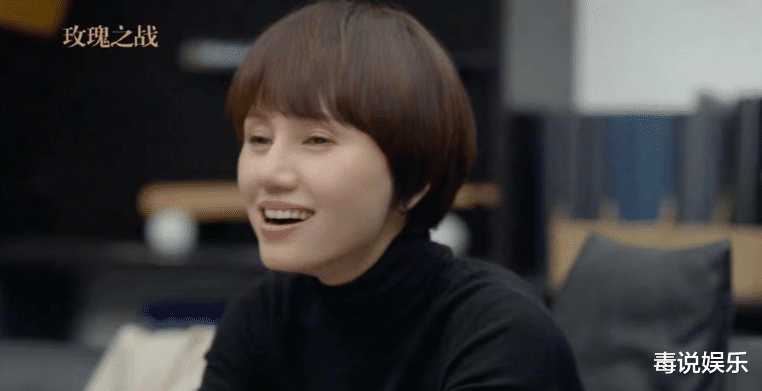 黄晓明|?黄晓明在《玫瑰之战》里好深情，默默守护袁泉，角色也没有油腻感