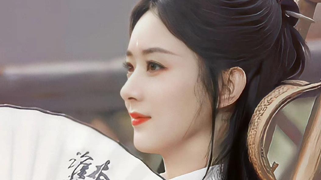 赵丽颖|赵丽颖林更新私下聚餐：颖宝戴小红帽笑得好甜，林更新换了新发型