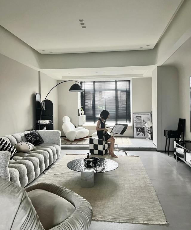 广东夫妇拒绝“过度装修”,把200㎡家装修得堪称教科书,超有品味