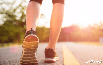 血糖|多走路可以降血糖？医生提醒：过了50岁，2事或比运动更有效