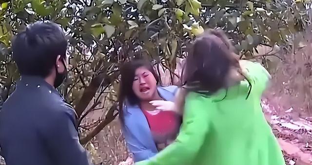 2016年女子带男友回家过年,却被父亲带人围殴,扬言要打死女儿
