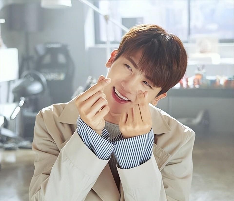 朴炯植|他被称韩国演艺圈现实版继承者,拥有王子般长相与家世