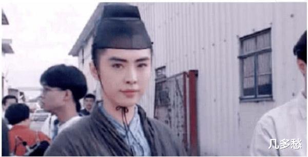 王祖贤|王祖贤多年前剧照，有谁注意过她旁边的小记者？如今成一线巨星！