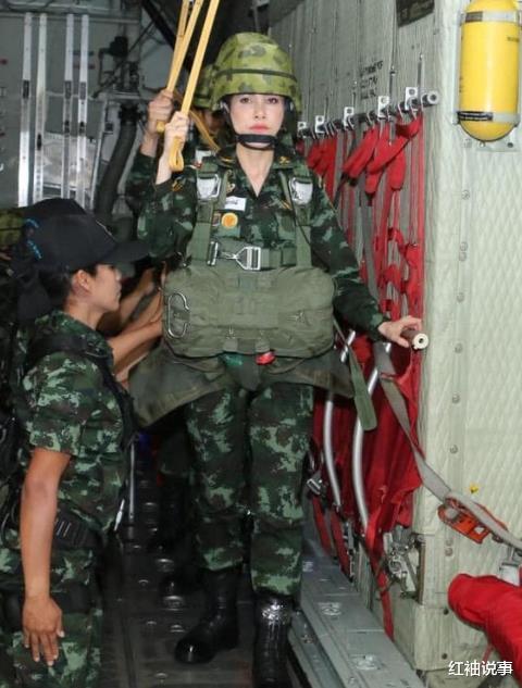 诗妮娜|官方曝光诗妮娜近况,肚子没有“好消息”,复宠海报直接被撤下