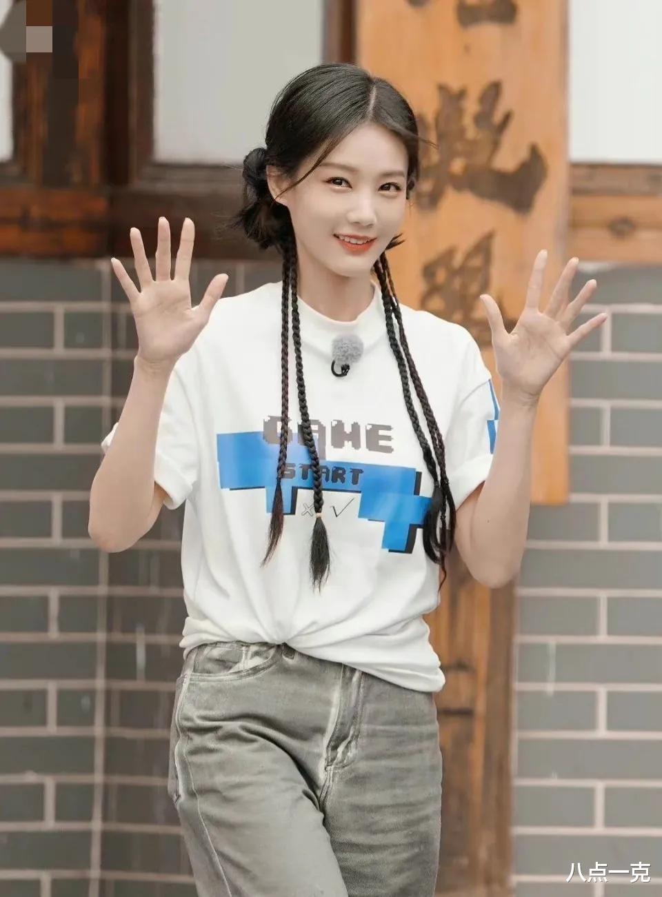 李一桐|吃墙皮、502粘牙，不温不火的李一桐终于凭借“小癖好”出圈了