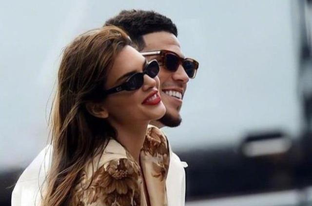 金·卡戴珊|41岁金·卡戴珊大变样,秀出新造型,身材一流,保镖忍不住偷看