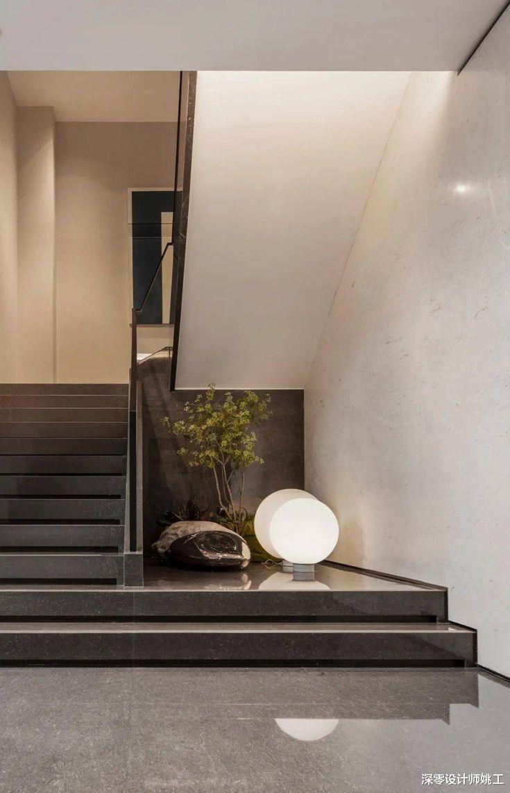 楼梯下面空着太浪费，打造5个功能区，休闲区，开放式茶室个个好用