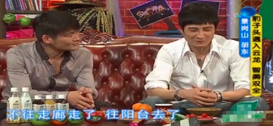 景岗山|55岁“酒蒙子”演员景岗山现身工作酒不离手？喝到脸通红引围观