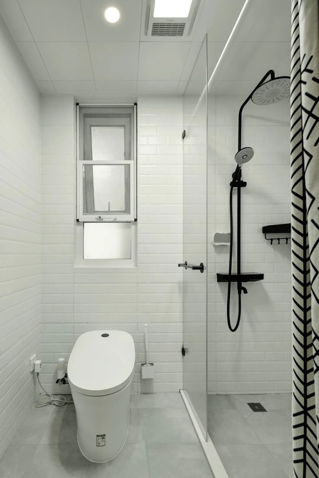 小户型打造多功能客厅!办公休闲用餐,1㎡也不浪费