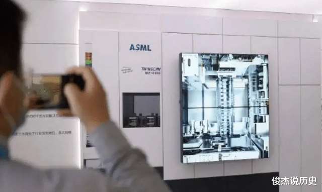 阿斯麦尔|ASML向大陆出货21台光刻机,外媒:拦不住了!