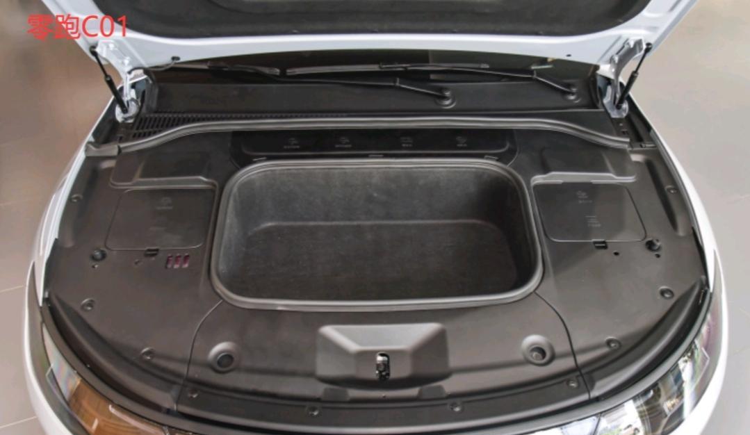 开完特斯拉Model 3,再换到零跑C01上,车主:对比后差距一目了然