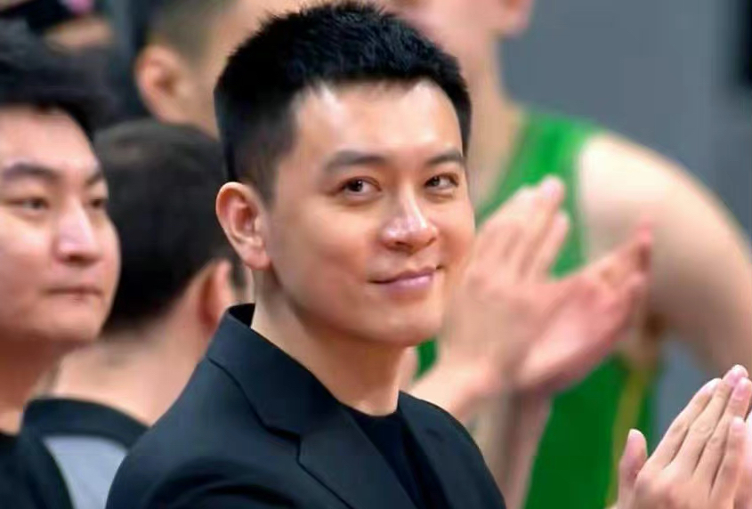 辽宁男篮|30分10篮板，辽宁2将完成救赎，张镇麟14+7连续暴扣，杨鸣兑现承诺