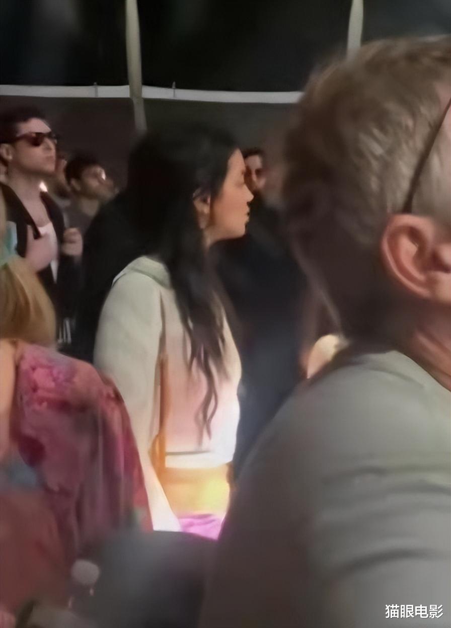 约翰尼·德普|26岁甜茶又换女友,和美女亲热了近1小时!曾和德普女儿当街接吻