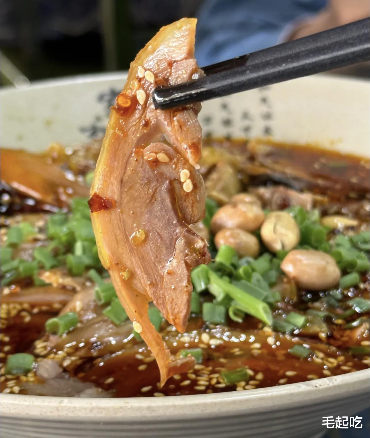 成都地道老饭馆，“酥肉豆汤”鲜美浓郁，巨下饭，人均45元吃到饱