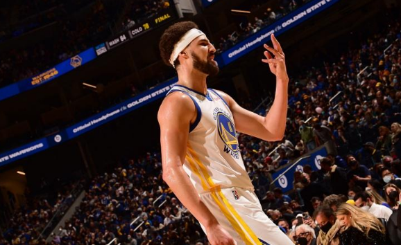 勇士隊(duì)|一度領(lǐng)先31分！威金斯踢翻保溫杯，科爾做出改變，勇士又回來(lái)了