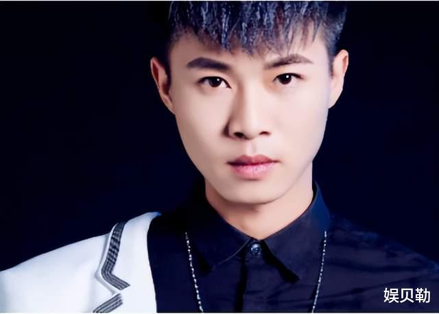 何炅|酒神爷爷去世后未过头七,许华升开直播被吐槽看重利益,何炅躺枪