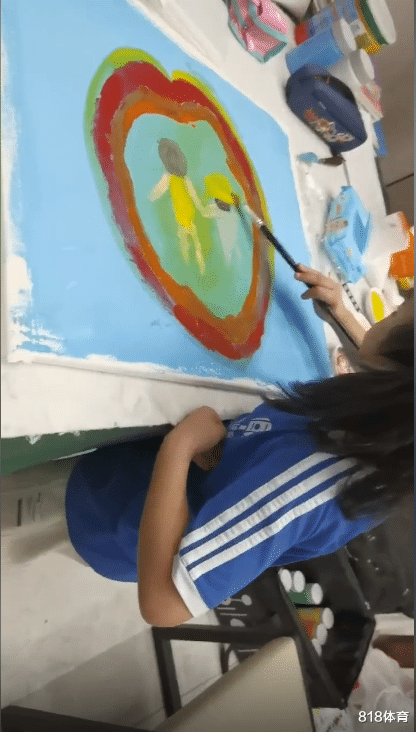 王楠|温馨! 王楠6岁女儿笑笑为哥哥画画庆生, 巨富父亲感动: 儿子会很暖心