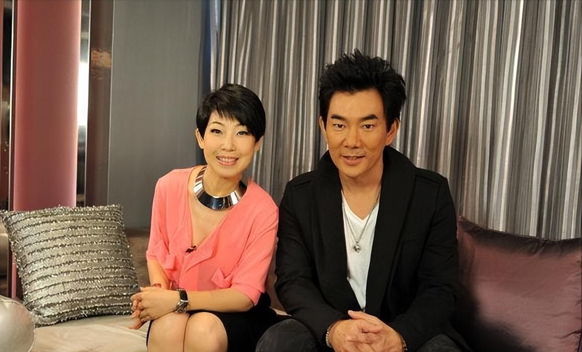 任贤齐|任贤齐：和莫文蔚舒淇都传过绯闻，却把“丑妻”娶回家宠了20年！