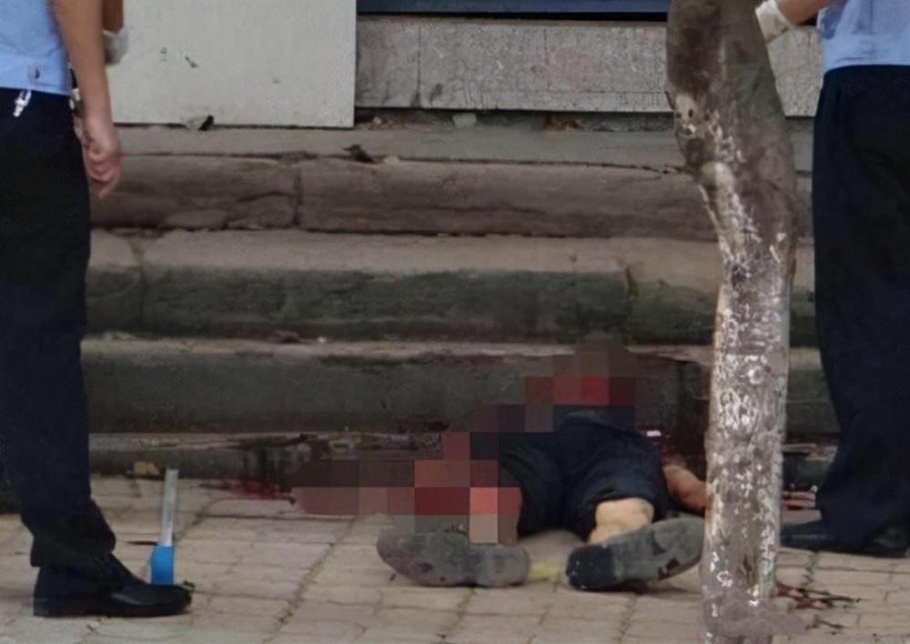 2014年,四川一还俗僧人当街砍死算命先生,凶手:他算得太准了